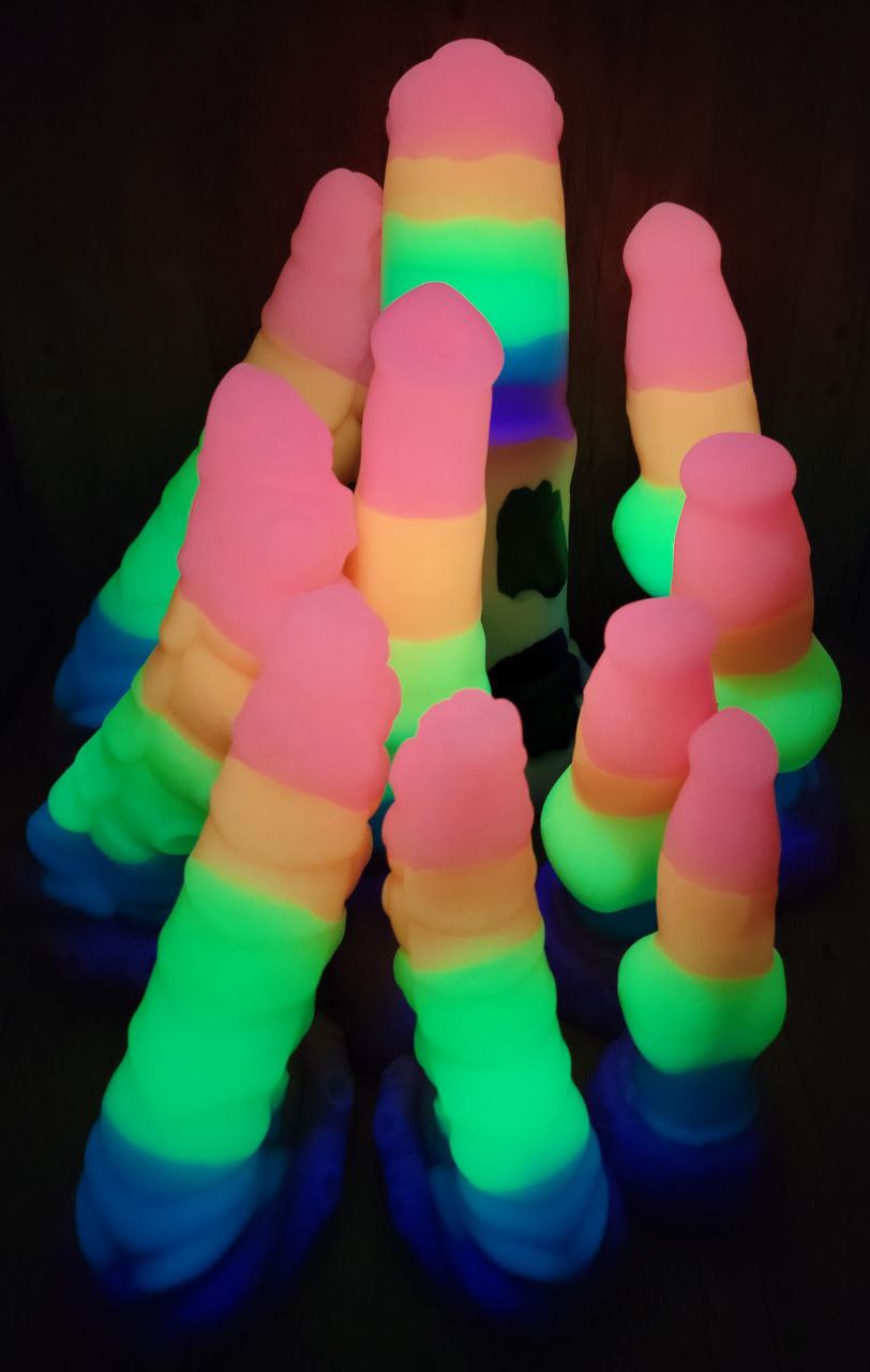 Large Direwolf 00-20 Super Soft Rainbow Pop UV GITD