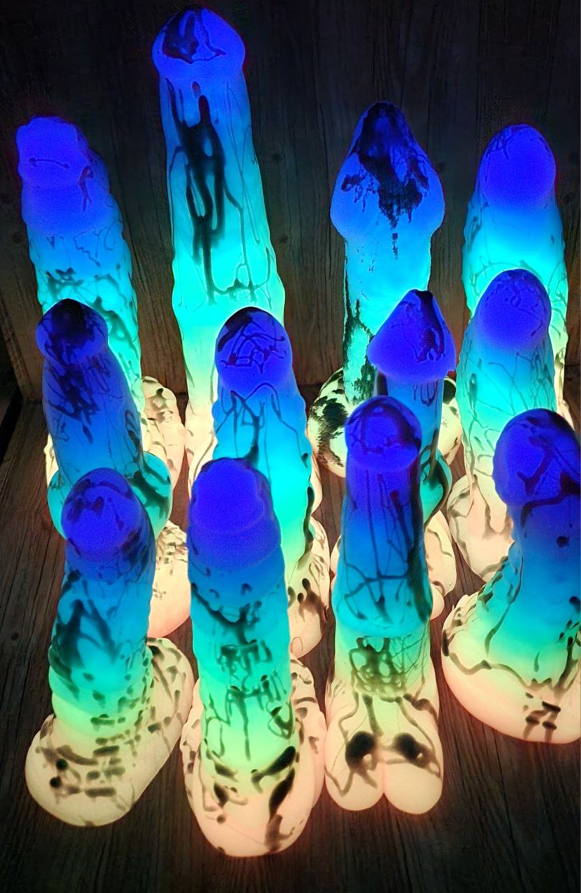 Large Medusa 00-30 Soft Rainbow Fade Sea Witch Splatter GITD Color Shift
