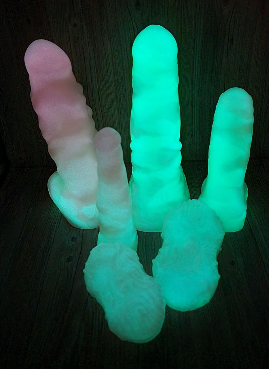 Small Blight 00-50 Medium Shimmer Sky GITD