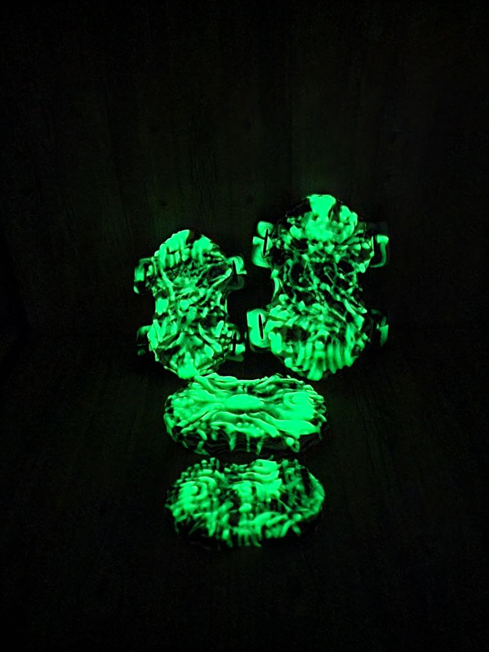 Small Blight 00-50 Medium Sandworm UV GITD