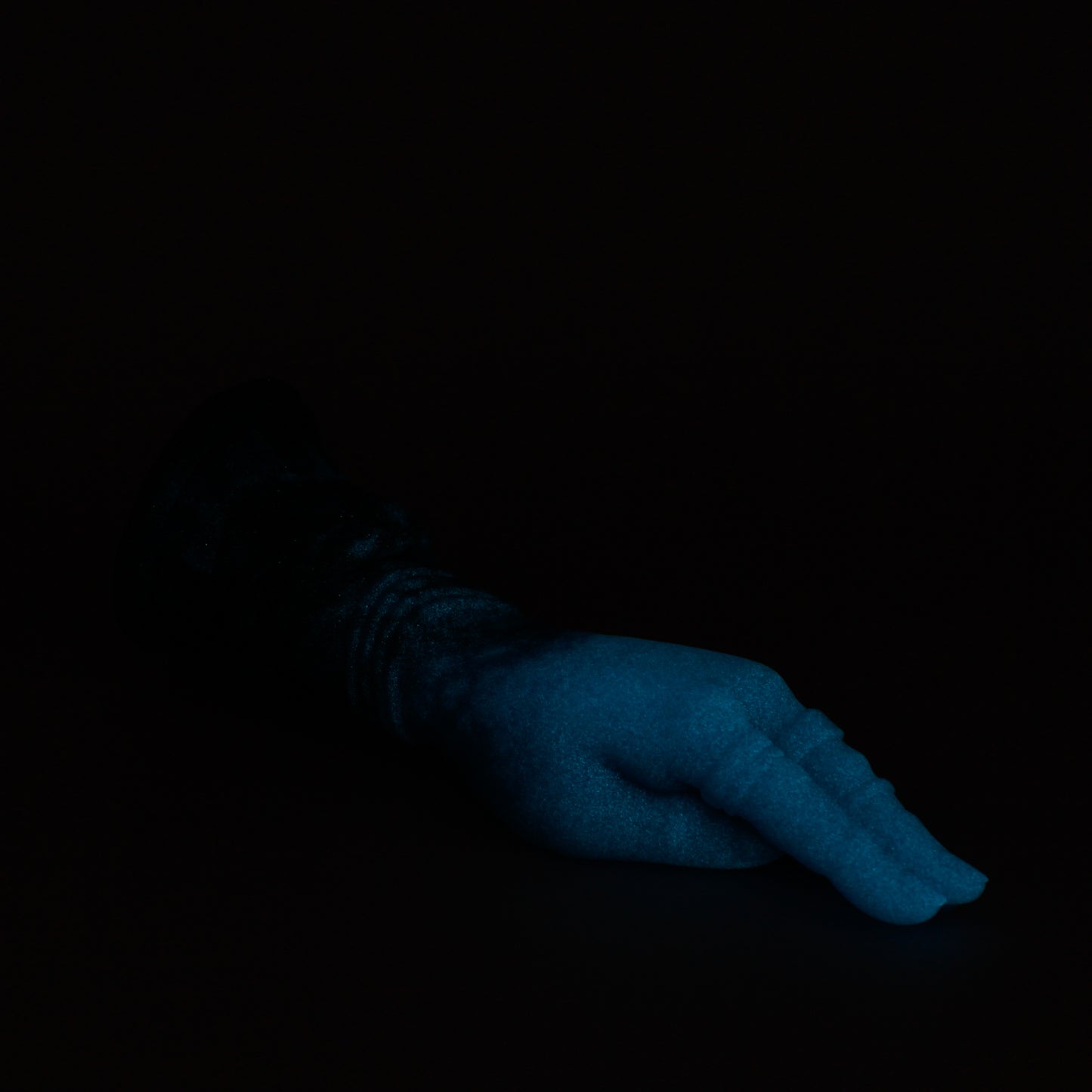 Mage Hand Small 00-30 Soft Blue Orchid GITD Suction Base