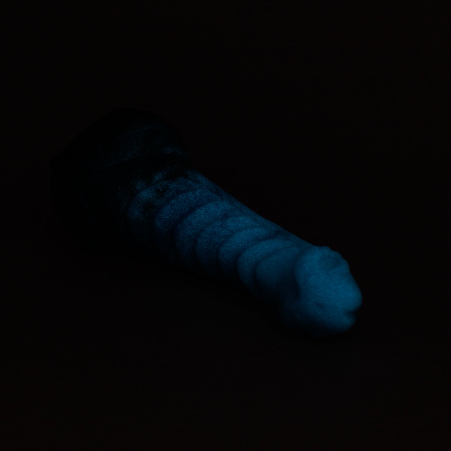 Basilisk Medium 00-30 Soft Blue Orchid GITD Suction Base