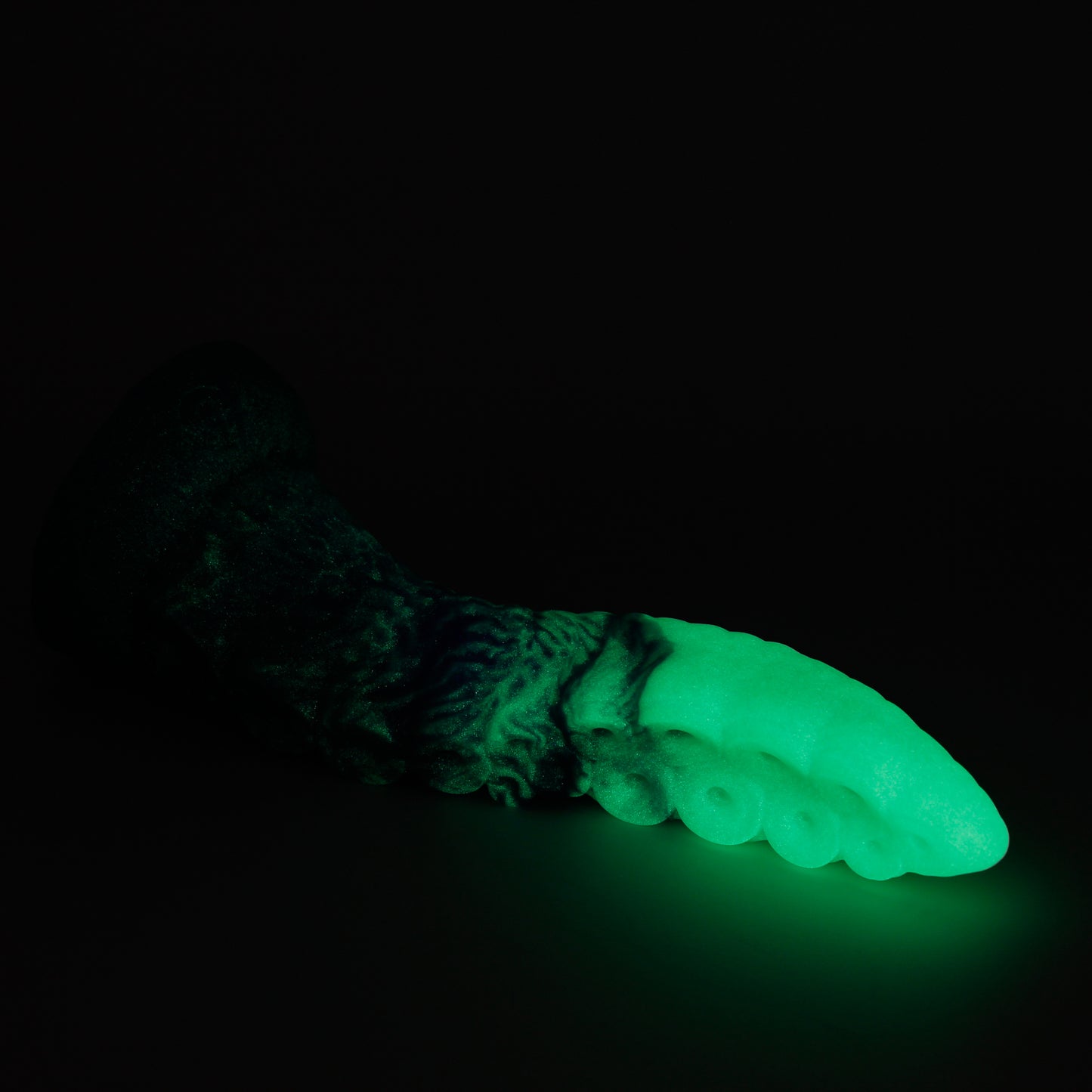 Dark Mantle Tentacle Medium 00-30 Soft Black Rose GITD Suction Base