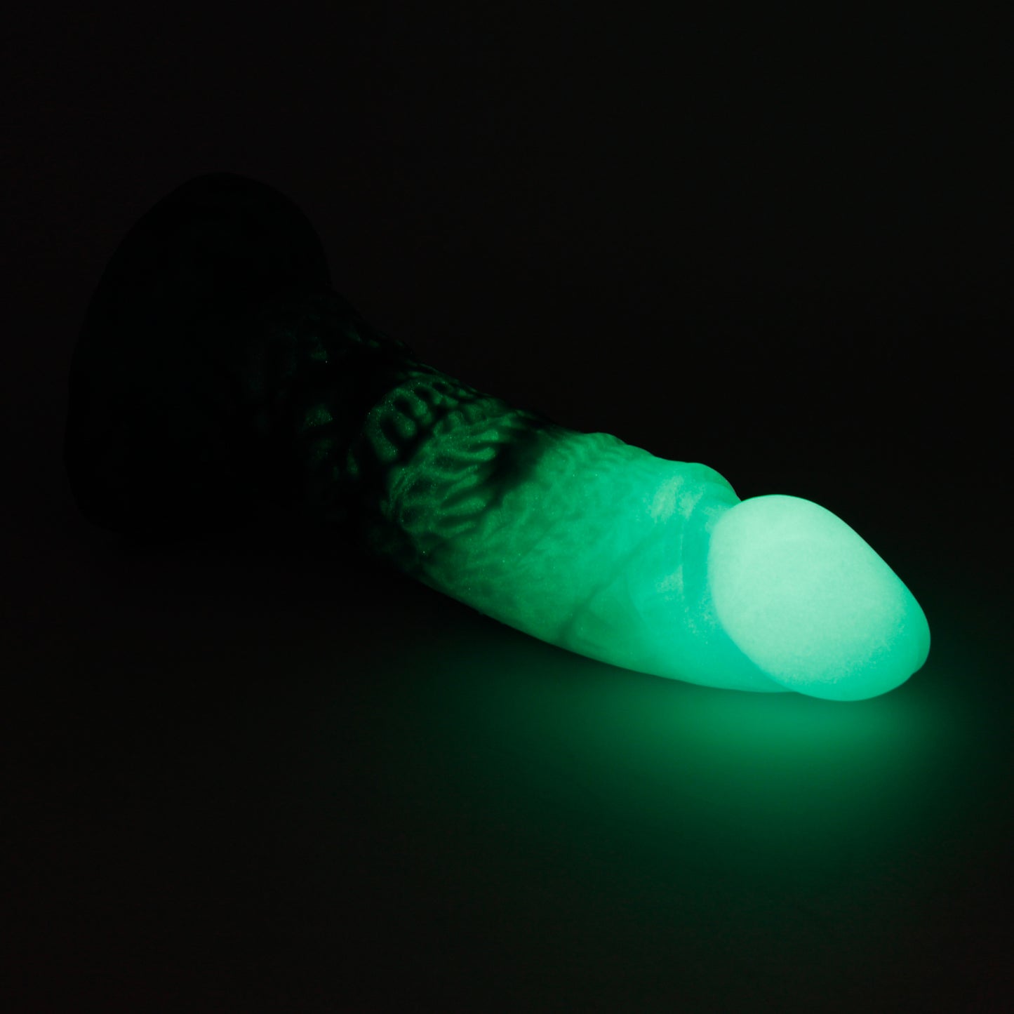 Dwarven Barbarian Medium 00-30 Soft Enchanted Water GITD CS Suction Base