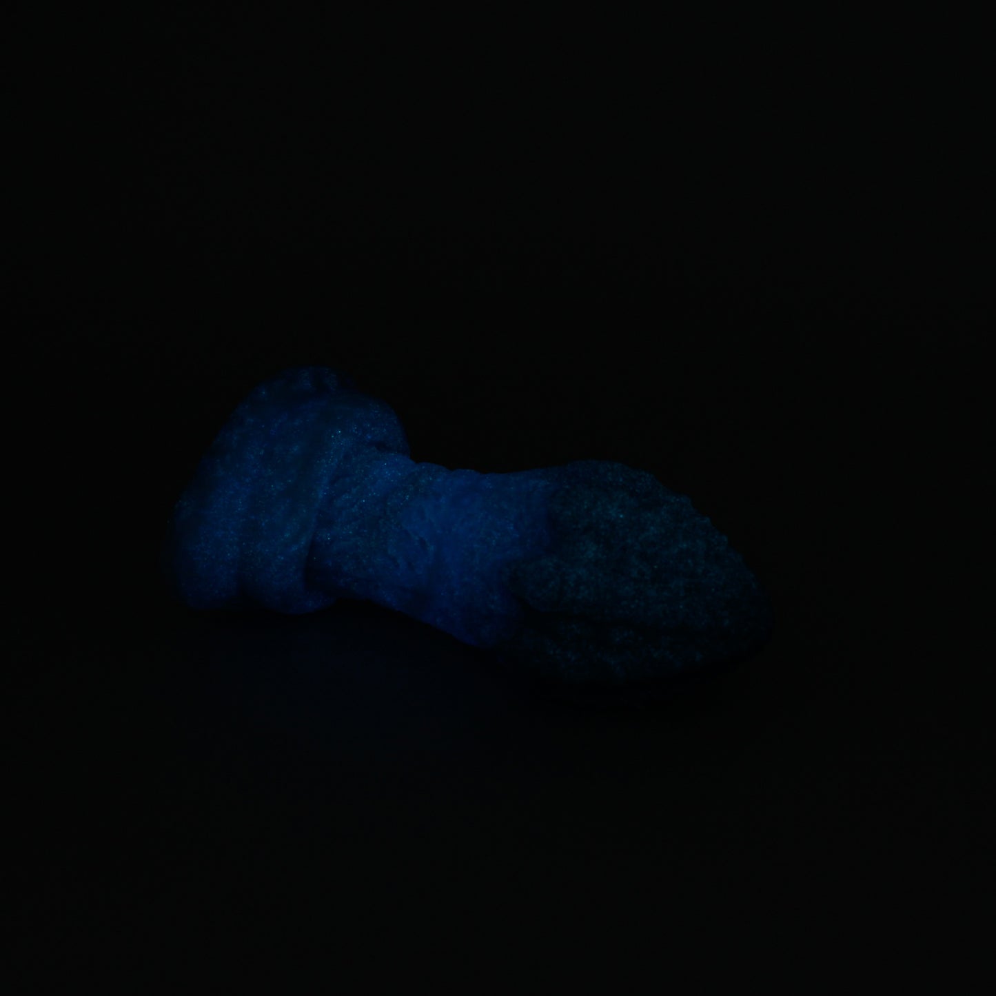 Dark Mantle Plug Medium 00-30 Soft Snowdrift GITD