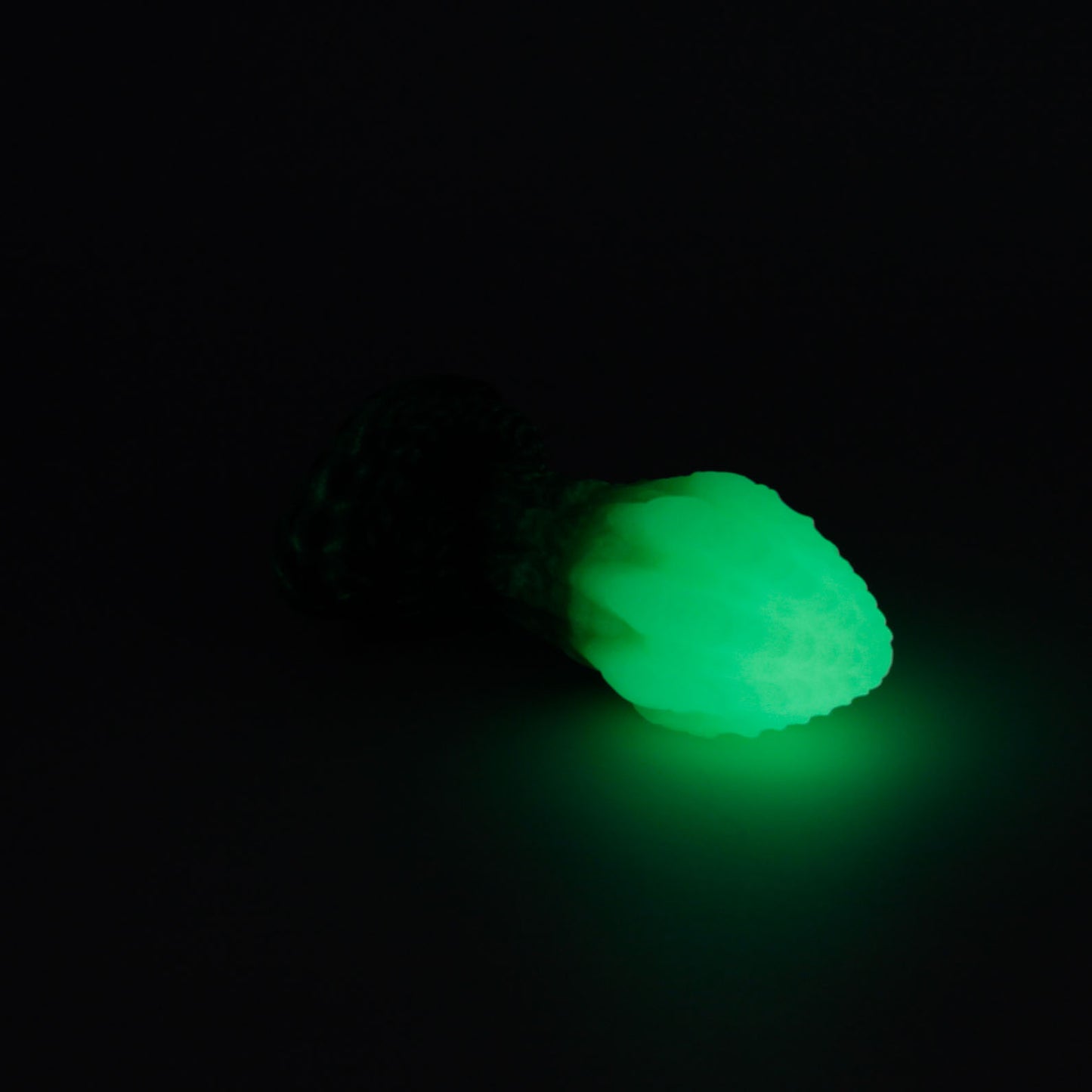 Dark Mantle Plug Medium 00-30 Soft Encounter GITD