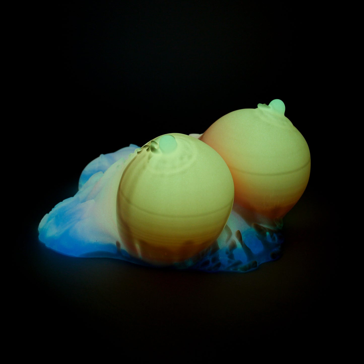 Harpy Bust X-Large 00-30 Soft Celebration Cake GITD