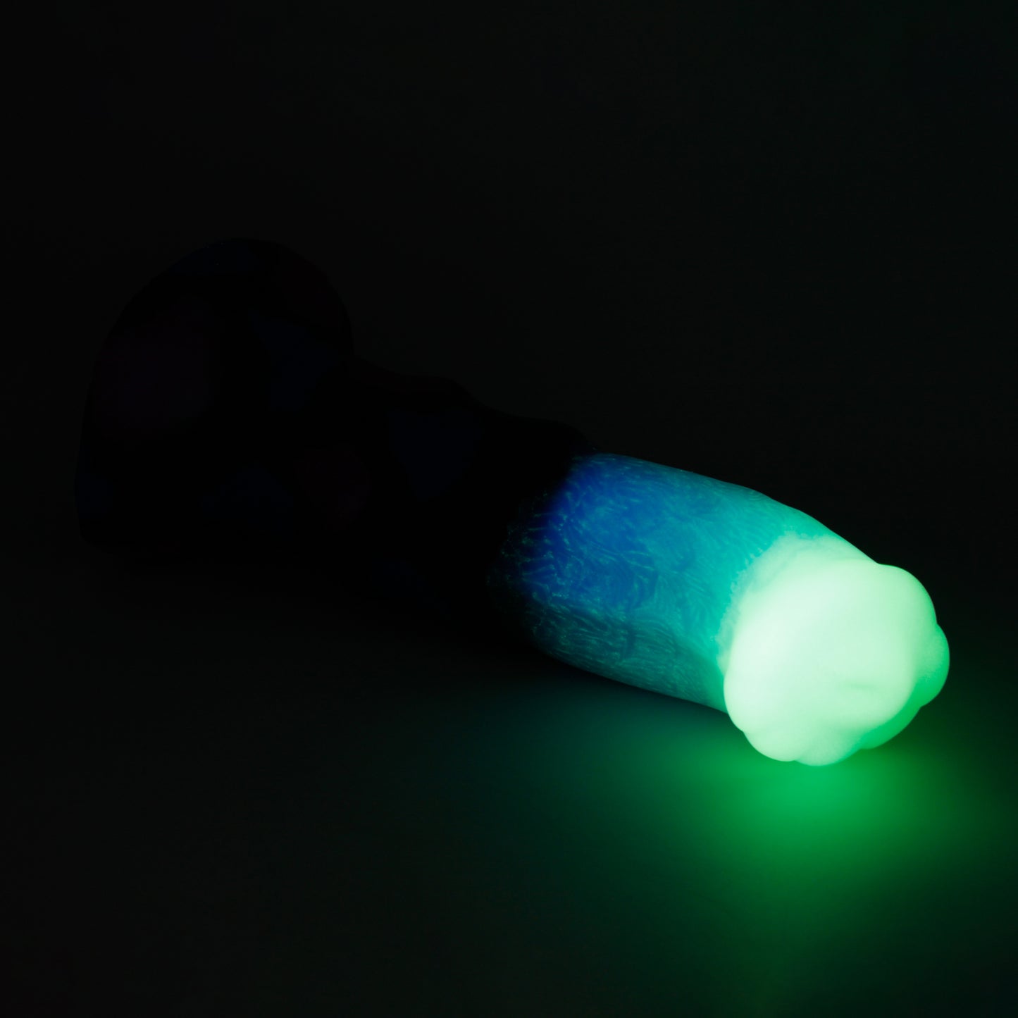 Minotaur X-Large 00-30 Soft Space Cow GITD UV Suction Base