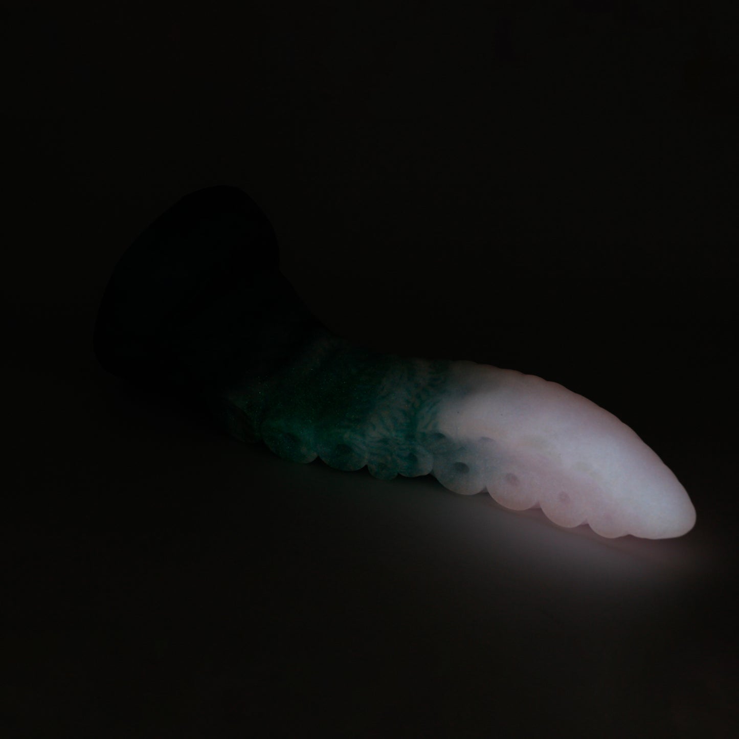 Dark Mantle Tentacle Large 00-30 Soft Out of the blue GITD CS Suction Base